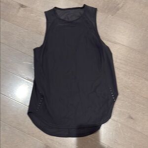 Lululemon Sz 8 Black Sleeveless Women's Top EUC no tag